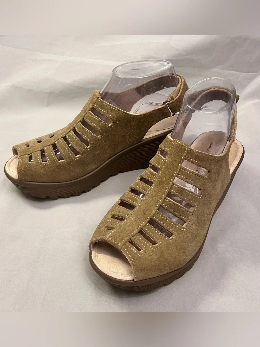 Skechers Womens Parallel Trapezoid Tan Suede Strappy Wedge Sandals